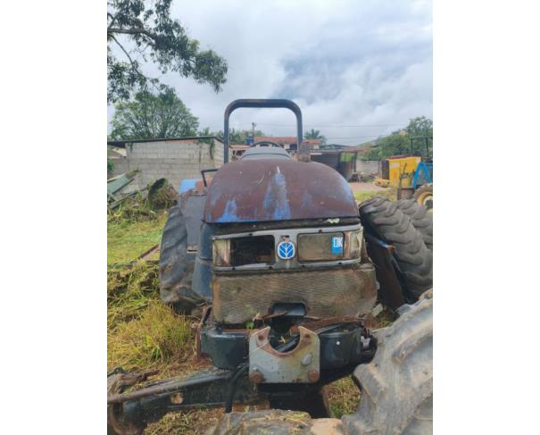 Foto de LOTE CONTENDO TRATOR DESMONTADO NEW HOLLAND TL55E, ANO 2003, NO ESTADO EM QUE SE ENCONTRA.
