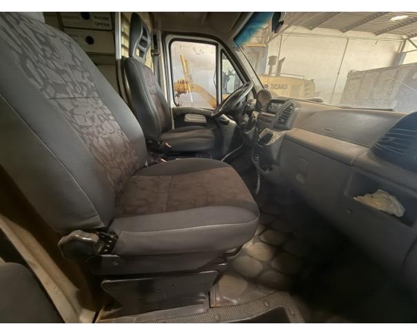 Foto de CAMINHONETE FIAT/DUCATO MARIMAR AMB, DIESEL, BRANCA, 2016/2016, CHASSI: 93W245G3RG2158975, RENAVAM: 01144385960, NO ESTADO EM QUE SE ENCONTRA.
