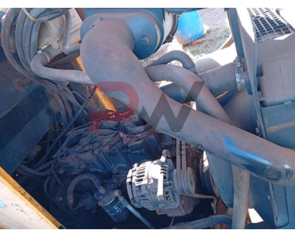 Foto de RETROESCAVADEIRA JCB, 4X4, ANO 2012,NUMEROS DE PLAQUETA 9B9214T74DBDT4524 - *S1N028445* - 441/00760/12/106587 – JCB2132524JCB – 448/57470/12/72425 – 450/44800/07/15113 – 03/2200, NO ESTADO EM QUE SE ENCONTRA. 