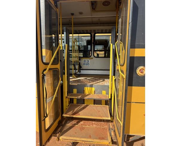 Foto de ONIBUS IVECO/GRANCLASS 150S21E, DIESEL, AMARELA, 2016/2017, CHASSI: 93ZA01LF0H8930882, RENAVAM: 01114103729, NO ESTADO EM QUE SE ENCONTRA.