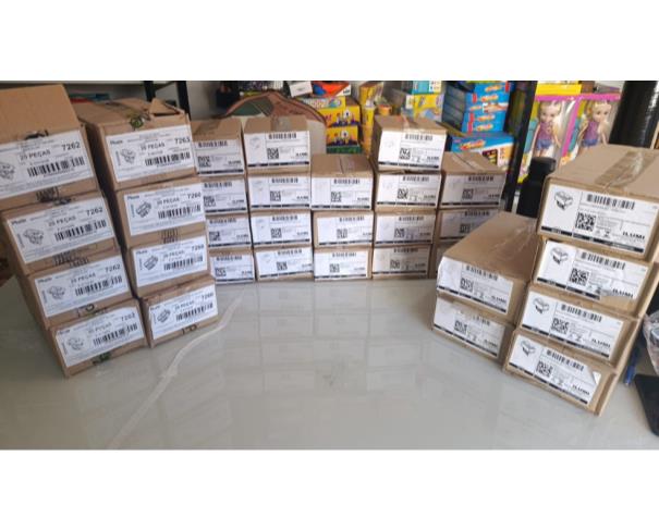 Foto de LOTE COM APROX. 400 MÓDULO DA TOMADA 2P + T 10A 250V, LINHA PLUZI, ENTRE OUTROS, NO ESTADO EM QUE SE ENCONTRAM.