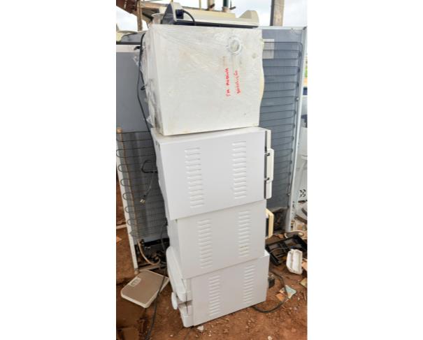 Foto de LOTE CONTENDO EQUIPAMENTOS HOSPITALARES, NO ESTADO EM QUE SE ENCONTRA.