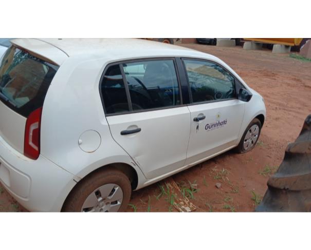 Foto de AUTOMOVEL, VW/UP TAKE MA, BRANCA, 2014/2015, ALCOOL/GASOLINA, CHASSI: 9BWAG4121FT557343, RENAVAM: 01027971617, NO ESTADO EM QUE SE ENCONTRA.