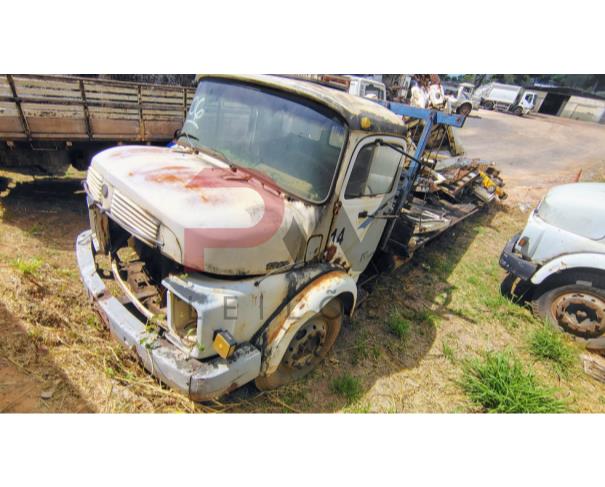 Foto de CARGA / CAMINHAO M.B./M.BENZ L 1113, 1985/1985, DIESEL, BRANCA, CHASSI: 34404312666224, RENAVAM: 00248285149, NO ESTADO EM QUE SE ENCONTRA. MOTOR AVARIADO. CHASSI SEM IMPLEMENTO. ESTA SEM O EIXO TRASEIRO E SEM AS RODAS TRASEIRAS.
