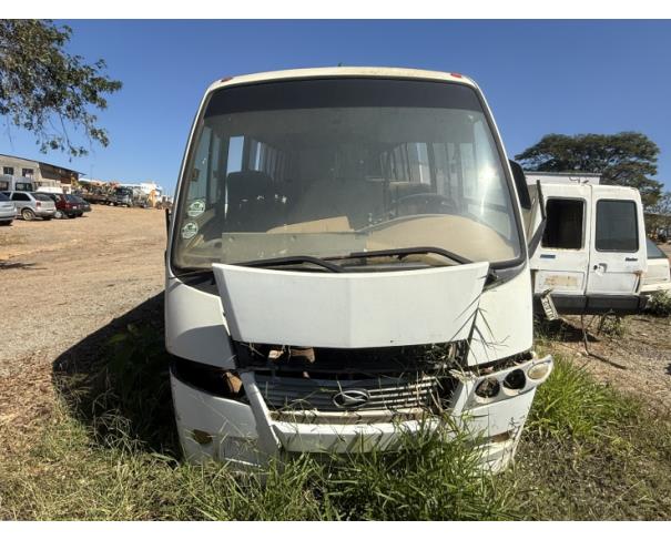 Foto de ONIBUS, MARCOPOLO/VOLARE V8 ON, BRANCA, 2005/2006, DIESEL, CHASSI: 93PB25F306C017541, RENAVAM: 872855295, NO ESTADO EM QUE SE ENCONTRA.