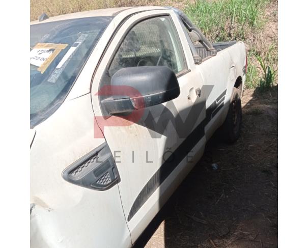 Foto de CARGA / CAMINHONETE I/FORD RANGER XLS CS2 25, 2013/2014, ALC/GASOL, BRANCA, CHASSI: 8AFAR20F9EJ196282, RENAVAM: 00997236051, NO ESTADO EM QUE SE ENCONTRA. MOTOR AVARIADO.