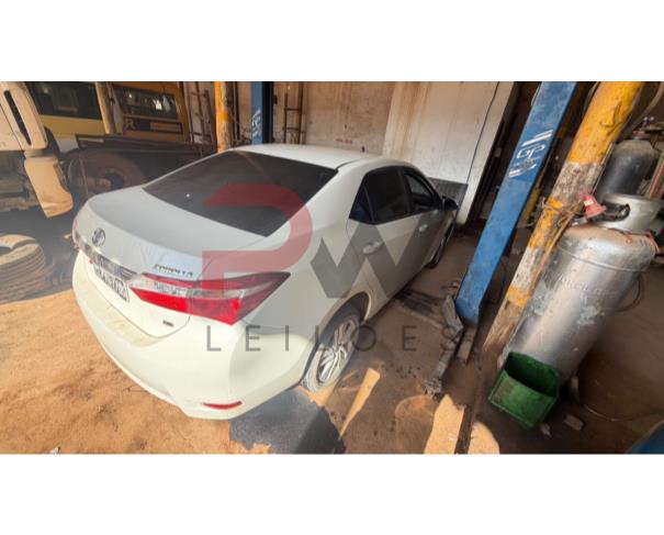 Foto de AUTOMOVEL TOYOTA/COROLLA GLI18 CVT, ALCOOL/GASOLINA, BRANCA, 2016/2017, CHASSI: 9BRBLWHE1H0079881, RENAVAM: 01096098595, NO ESTADO EM QUE SE ENCONTRA.