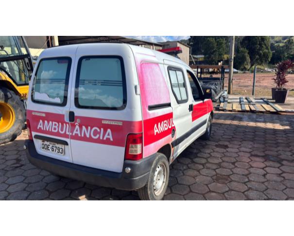 Foto de CAMINHONETE, I/PEUGEOT PART GREENCAR, BRANCA, 2017/2018, ALCOOL/GASOLINA, CHASSI: 8AEGCN6A8JG514632, RENAVAM: 01149804480, NO ESTADO EM QUE SE ENCONTRA.