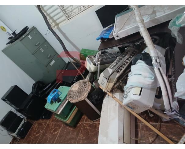 Foto de SUCATAS FERROSAS, SUCATAS ODONTOLÓGICAS, SUCATAS HOSPITALARES, ENTRE OUTROS, NO ESTADO EM QUE SE ENCONTRA.