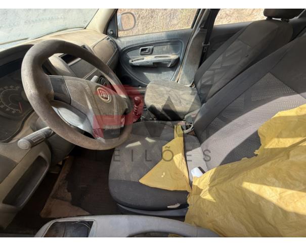 Foto de AUTOMOVEL FIAT/PALIO FIRE, ALCOOL/GASOLINA, 2016/2016, BRANCA, CHASSI: 9BD17122ZG7591921, RENAVAM: 01102445875, NO ESTADO EM QUE SE ENCONTRA.