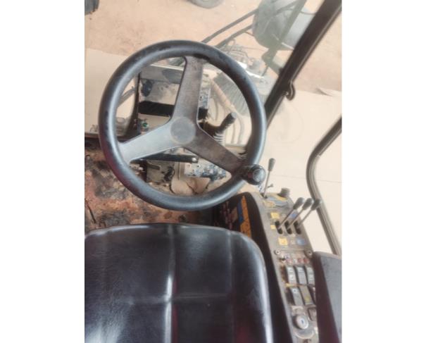 Foto de LOTE CONTENDO MÁQUINA VARREDEIRA KARCHER PROFISSIONAL MC 50, NO ESTADO EM QUE SE ENCONTRA.