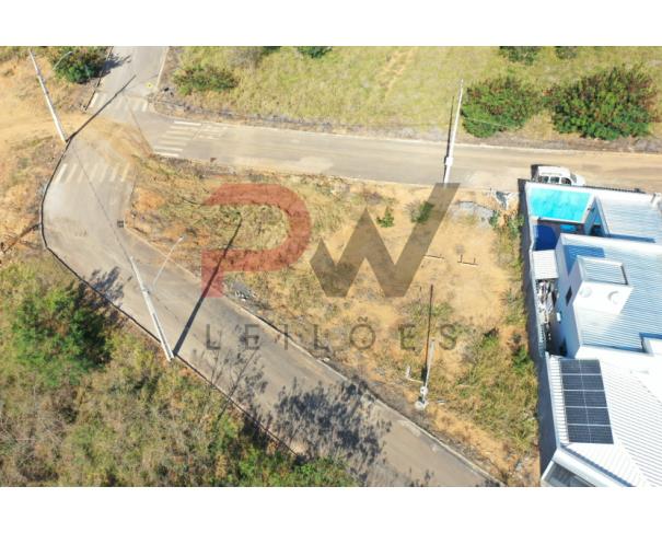 Foto de LOTE 01 - QUADRA B - MATRICULA 5039 - 272,77 M², Rua Rio de Janeiro, hoje Rua Zé Galdino, Bairro Alto Bela Vista, Pains/MG, NO ESTADO EM QUE SE ENCONTRA.