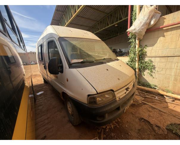 Foto de CAMINHONETE CITROEN/JUMPER F35LH 23S, DIESEL, BRANCA, 2014/2014, CHASSI: 935ZCWMNCE2132130, RENAVAM: 01045184818, NO ESTADO EM QUE SE ENCONTRA.
