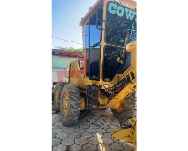 Foto de MOTONIVELADORA CATERPILLAR 120K, AMARELA, SERIE: KHX58530  CHASSI: CAT120KMJAP06027, NO ESTADO EM QUE SE ENCONTRA.