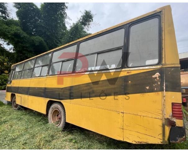 Foto de Ônibus MB 1113, placa GTK-3593, cor amarelo, chassi 34405811657903, ano/modelo 1984/1985. No estado e condições que se encontra.