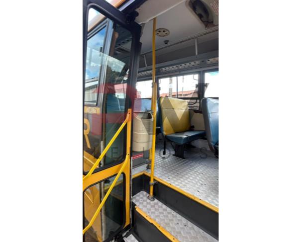 Foto de ONIBUS, MPOLO/VOLARE V8L 4X4 EO, AMARELA, 2014/2014, DIESEL, CHASSI: 93PB58M1MEC052883, RENAVAM: 01155067301, NO ESTADO EM QUE SE ENCONTRA.