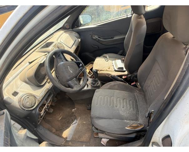 Foto de CAMINHONETE CHEVROLET/MONTANA LS, ALCOOL/GASOLINA, BRANCA, 2012/2012, CHASSI: 9BGCA80X0CB255913, RENAVAM: 00455693129, NO ESTADO EM QUE SE ENCONTRA.