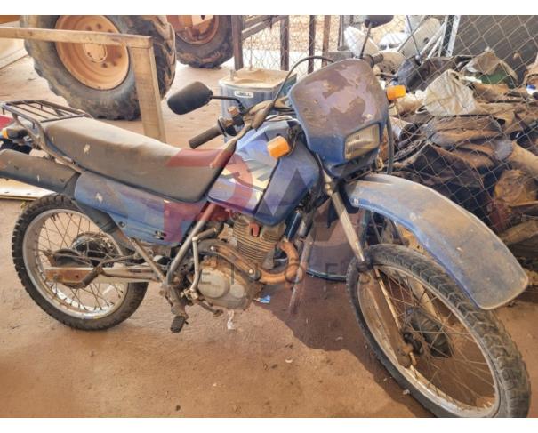 Foto de PASSAGEIRO / MOTOCICLETA HONDA/XLR 125, 2002/2002, AZUL, GASOLINA, PLACA GYH-0B54, CHASSI: 9C2JD17102R008590, RENAVAM: 789391716, NO ESTADO EM QUE SE ENCONTRA.