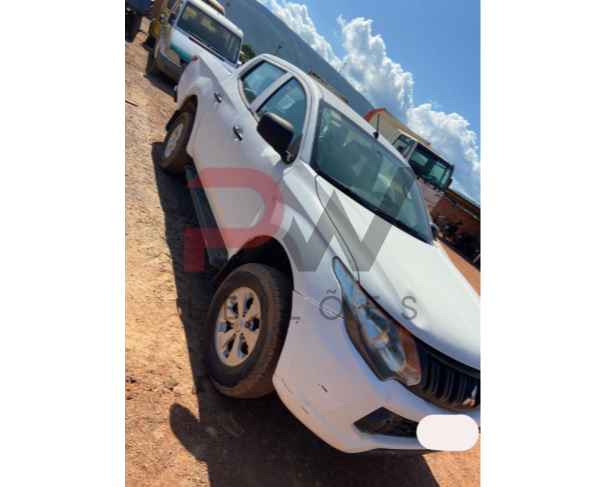Foto de ESP/CAMINHONETE AB/C DUP MMC/L200 TRITON SPT GLX, DIESEL, ANO/MOD 2018/2019, COR BRANCA, NO ESTADO EM  QUE SE ENCONTRA.