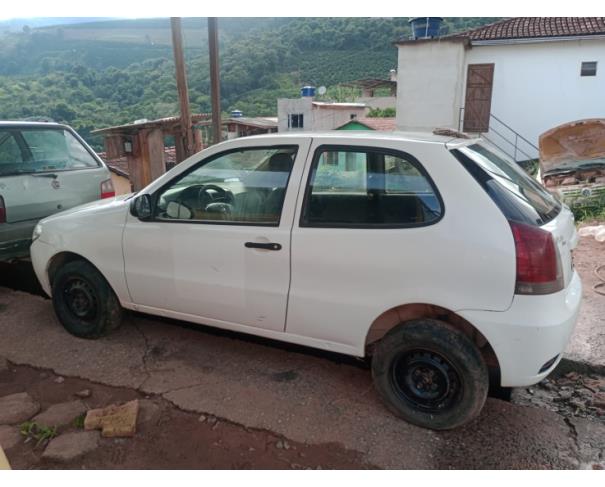 Foto de AUTOMOVEL VW/GOL 1.0 GIV, ALCOOL/GASOLINA, BRANCA, 2013/2014, CHASSI: 9BWAA05WXEP017942, RENVAM: 00553803271, NO ESTADO EM QUE SE ENCONTRA.