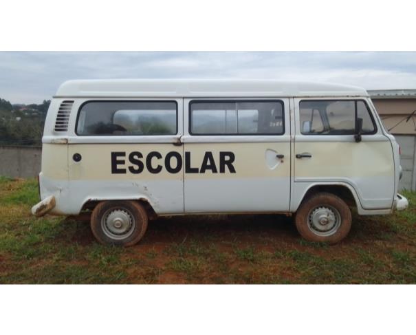 Foto de CAMIONETA VW/KOMBI, ALCOOL/GASOLINA, BRANCA, 8 LUGARES, 2013/2014, CHASSI: 9BWMF07X8EP022187, RENAVAM: 00654774820, NO ESTADO EM QUE SE ENCONTRA.