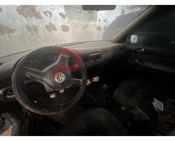 Foto de PASSAGEIRO / VW / GOLF / Placa: AJP-0737  UF: MG / Município: Durandé / Ano fabricação:2000 / Ano modelo: 2000 /Cor: AZUL / Chassi:9BWCA01J014027507 /Motor: AKL727039 RENAVAM: 00747491283, NO ESTADO EM QUE SE ENCONTRA. 