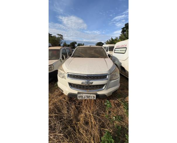 Foto de CAMINHONETE CHEVROLET/S10 LS DD4, DIESEL, BRANCA, 2014/2014, CHASSI: 9BG148DK0EC455527, RENAVAM: 01012569915, NO ESTADO EM QUE SE ENCONTRA.