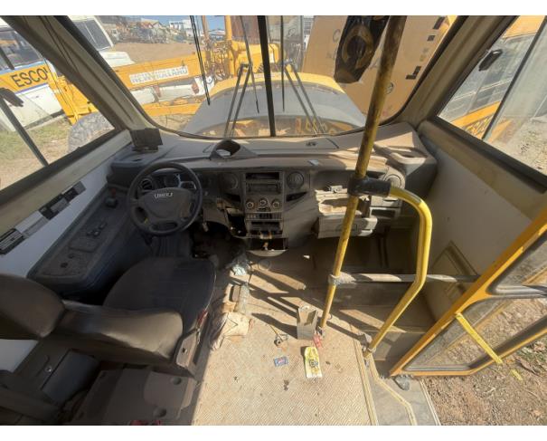 Foto de ONIBUS, IVECO/WAYCLASS 70C17HDE, AMARELA, 2016/2016, DIESEL, CHASSI: 93ZL68C01G8469339, RENAVAM: 01121458502, NO ESTADO EM QUE SE ENCONTRA.