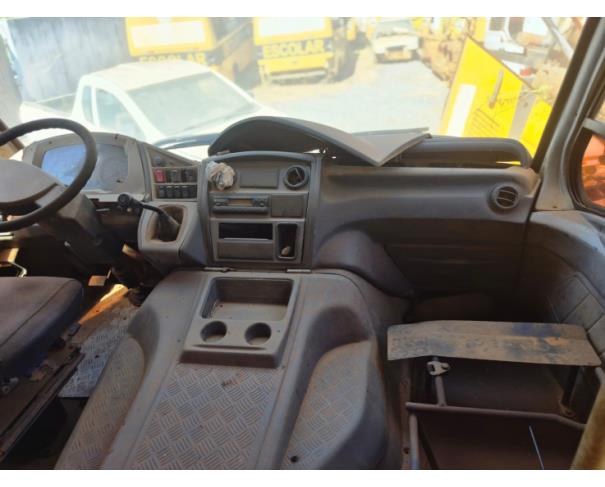 Foto de ONIBUS MARCOPOLO/VOLARE V8L ESC, DIESEL, AMARELA, 2009/2009, CHASSI: 93PB42G3P9C030042, RENAVAM: 00150807694, NO ESTADO EM QUE SE ENCONTRA. 