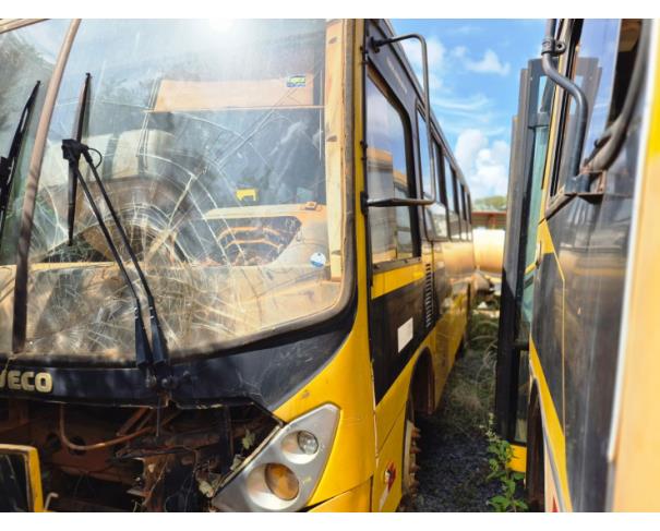 Foto de ONIBUS IVECO/SENIORCLASS 150SE, DIESEL, AMARELA, 2016/2017, CHASSI: 93ZA01LF0H8931408, RENAVAM: 01114099942, NO ESTADO EM QUE SE ENCONTRA.