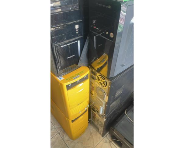 Foto de LOTE CONTENDO ELETRÔNICOS, TAIS COMO: NOTEBOOK, TELEVISÃO, IMPRESSORA, TECLADOS, ENTRE OUTROS.