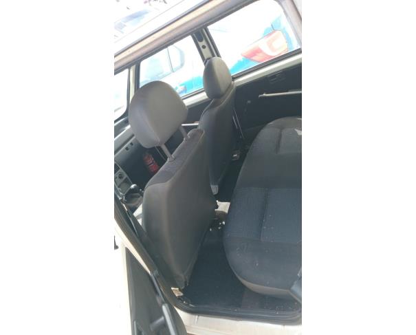 Foto de AUTOMOVEL FIAT/UNO MILLE WAY ECON, ALCOOL/GASOLINA, BRANCA, 2009/2010, CHASSI: 9BD15844AA6407264, RENAVAM: 00192198785, NO ESTADO EM QUE SE ENCONTRA.