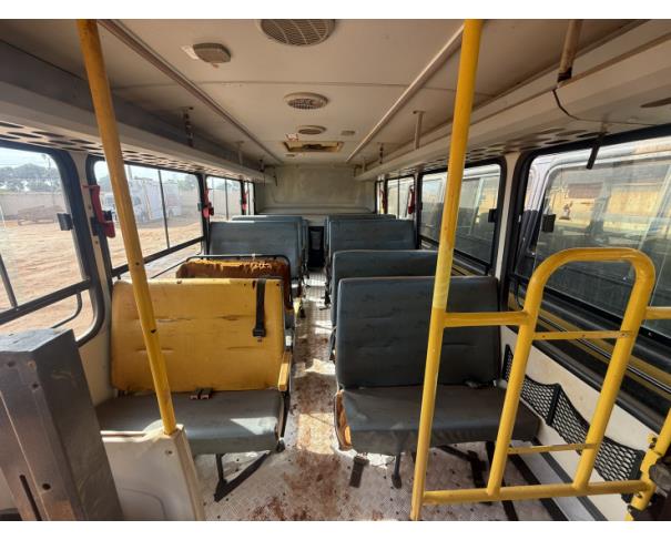 Foto de ONIBUS IVECO/GRANCLASS 150S21E, DIESEL, AMARELA, 2016/2017, CHASSI: 93ZA01LF0H8930882, RENAVAM: 01114103729, NO ESTADO EM QUE SE ENCONTRA.