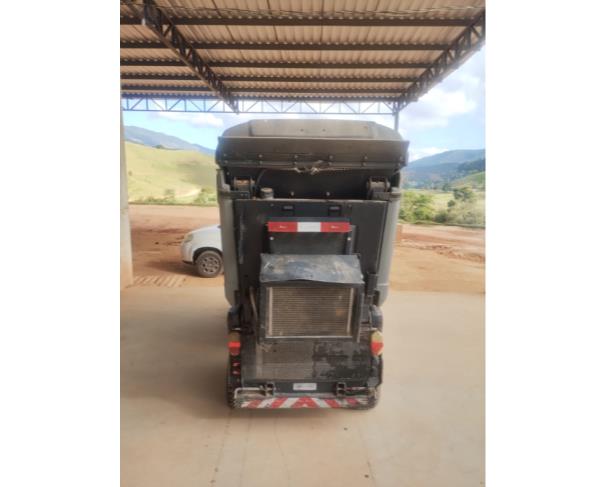 Foto de LOTE CONTENDO MÁQUINA VARREDEIRA KARCHER PROFISSIONAL MC 50, NO ESTADO EM QUE SE ENCONTRA.