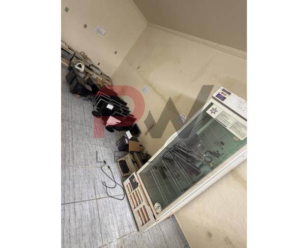 Foto de LOTE CONTENDO SUCATA DE DIVERSOS BENS, TAIS COMO: INFORMÁTICA, FREEZER VERTICAL, BEBEDOURO, AR-CONDICIONADO, ENTRE OUTROS, NO ESTADO EM QUE SE ENCONTRAM.