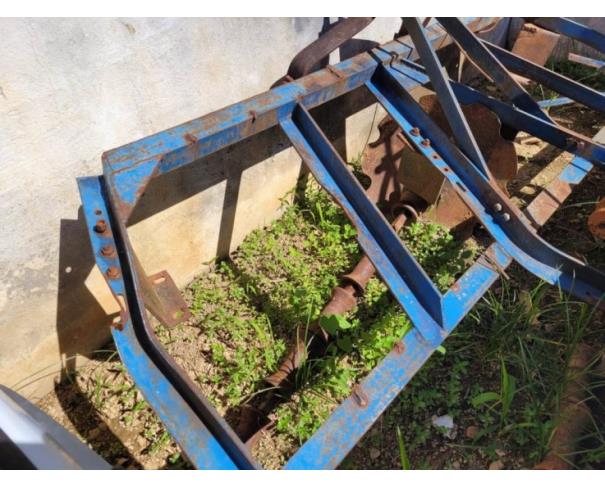 Foto de LOTE CONTENDO GRADE ARADORA INCOMPLETA, NO ESTADO EM QUE SE ENCONTRA.