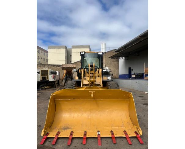 Foto de PÁ-CARREGADEIRA CATERPILLAR 938K, COR AMARELA, ANO 2016, Nº DE SÉRIE W8K00280, NO ESTADO EM QUE SE ENCONTRA.