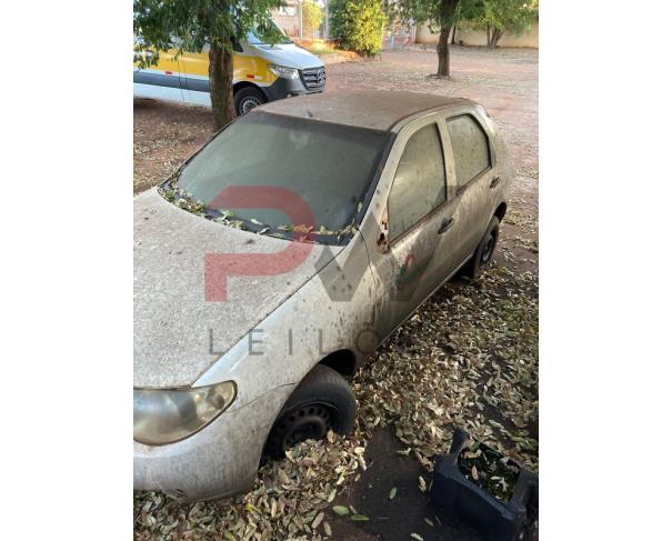Foto de AUTOMOVEL FIAT/PALIO FIRE, ALCOOL/GASOLINA, BRANCA, 2014/2015, CHASSI: ...92980, NO ESTADO EM QUE SE ENCONTRA.