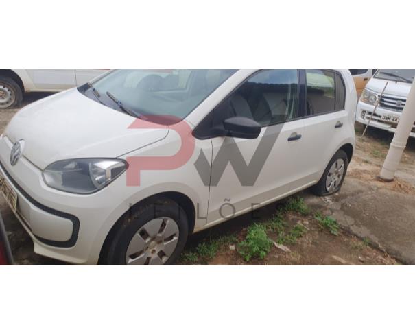 Foto de PASSAGEIRO / AUTOMOVEL VW/UP TAKE MA, ALCOOL/GASOLINA, BRANCA, 2015/2016, PLACA PXB-1963, CHASSI: 9BWAG4126GT529023, RENAVAM: 01071434532, NO ESTADO EM QUE SE ENCONTRA. 