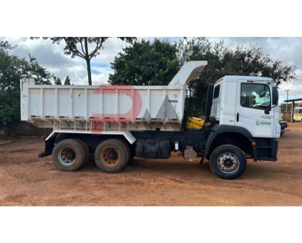 Foto de CAMINHAO, VW/26.280 CRM 6X4, BRANCA, 2013/2014, DIESEL, CHASSI: 95365826XER418107, RENAVAM: 0100178025, NO ESTADO EM QUE SE ENCONTRA.