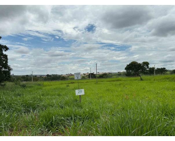 Foto de Chácara 29, Quadra 06, localizada na Rua G, no Chacreamento Espelho D’Água, em Abaeté/MG, com área total de 1.000,00 m², matrícula nº 29.133 do CRI de Abaeté/MG.