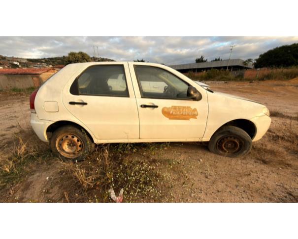 Foto de AUTOMOVEL, FIAT/PALIO FIRE, BRANCA, 2014/2015, ALCOOL/GASOLINA, CHASSI: 9BD17122LF5965638, RENAVAM: 01022443191, NO ESTADO EM QUE SE ENCONTRA.
