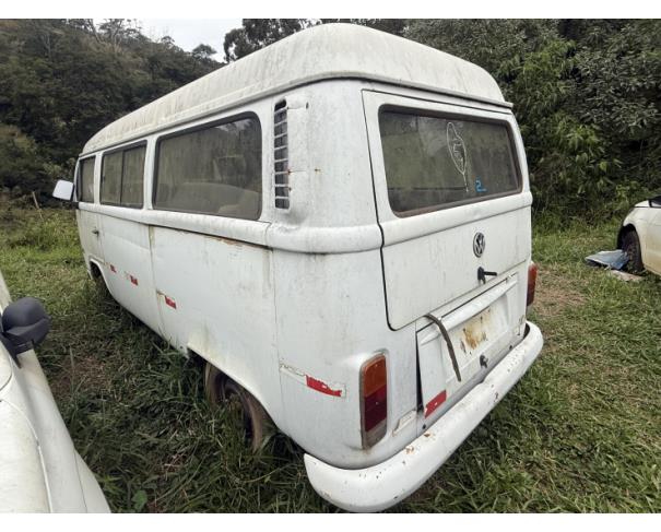 Foto de CAMIONETA VW/KOMBI, GASOLINA, BRANCA, 2005/2005, CHASSI: 9BWGB07X75P009455, RENAVAM: 00853708444, NO ESTADO EM QUE SE ENCONTRA.