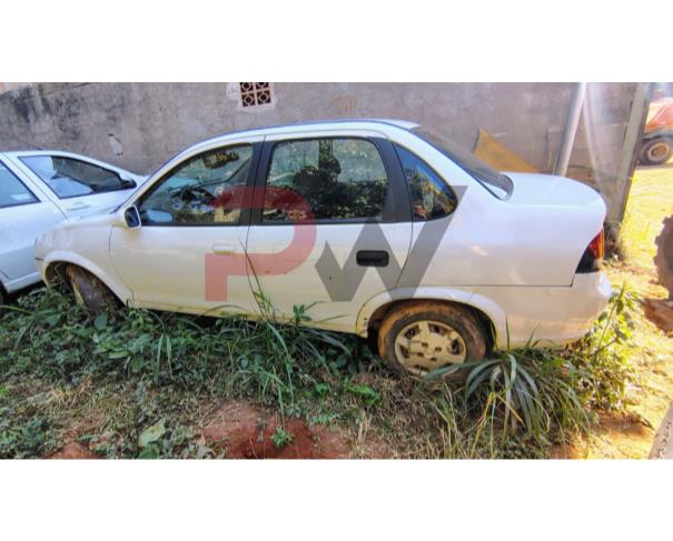Foto de I/CHEVROLET CLASSIC LS, ALCOOL/GASOLINA, BRANCA, 2014/2015, CHASSI: 8AGSU19F0FR105792, RENAVAM: 01015177082, NO ESTADO EM QUE SE ENCONTRA. 