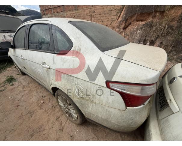 Foto de AUTOMOVEL FIAT/SIENA ESSENCE 1.6, ALCOOL/GASOLINA, BRANCA, 2014/2015, CHASSI: 9BD197163F3235485, RENAVAM: 01033945258, NO ESTADO EM QUE SE ENCONTRA.