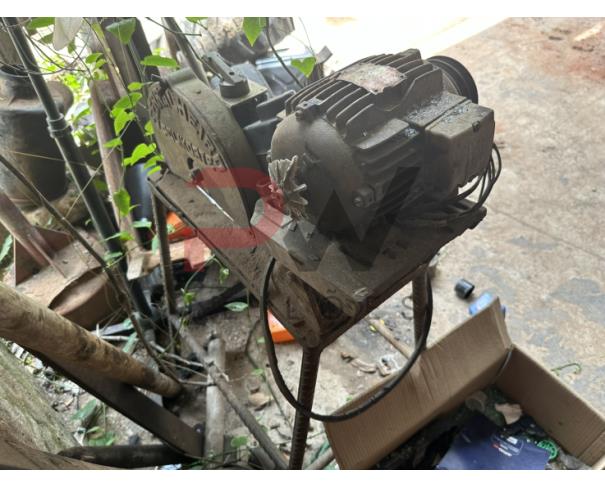 Foto de LOTE CONTENDO UM POLICORTE, NO ESTADO EM QUE SE ENCONTRA.