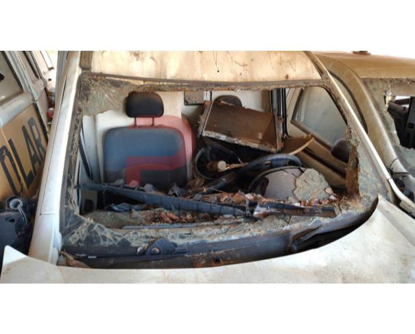 Foto de SUCATA DE KANGOO, AMBULANCIA - ANTIGA PLACA OPQ-8664, NO ESTADO EM QUE SE ENCONTRA.