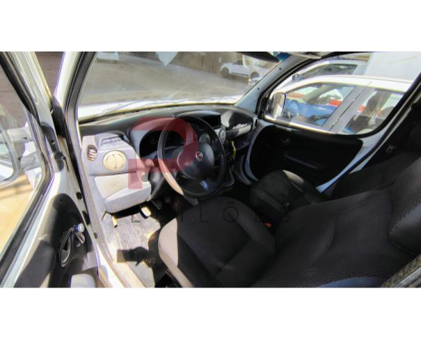 Foto de FIAT/DOBLO CARGO 1.4, ALCOOL/GASOLINA, BRANCA, 2012/2013, CHASSI: 9BD223153D2029282, RENAVAM: 488535620, NO ESTADO EM QUE SE ENCONTRA.