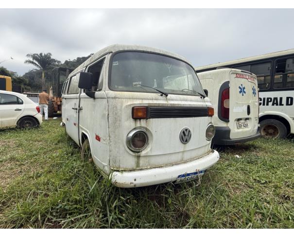 Foto de CAMIONETA VW/KOMBI, GASOLINA, BRANCA, 2005/2005, CHASSI: 9BWGB07X75P009455, RENAVAM: 00853708444, NO ESTADO EM QUE SE ENCONTRA.