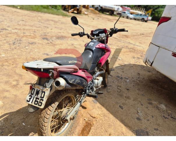 Foto de MOTOCICLETA, HONDA/NXR150 BROS ESD, VERMELHA, 2012/2012, ALCOOL/GASOLINA, RENAVAM: 484404660, CHASSI: 9C2KD0540CR563803, NO ESTADO EM QUE SE ENCONTRA.